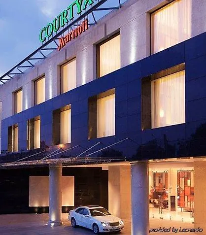 Отель Courtyard By Marriott Kochi Airport Недумбассери