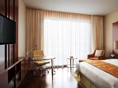 Отель Courtyard By Marriott Kochi Airport Недумбассери
