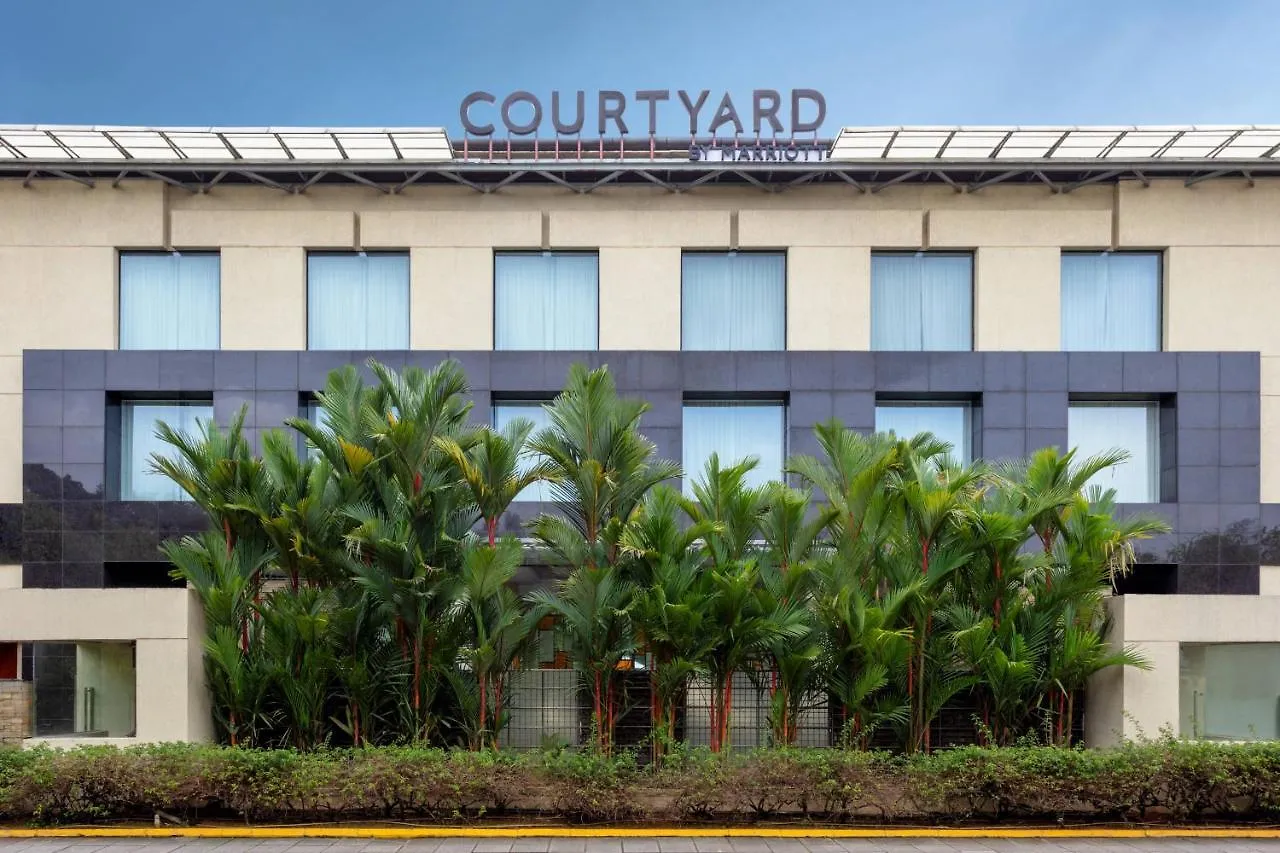 Hotel Courtyard By Marriott Kochi Airport Nedumbassery