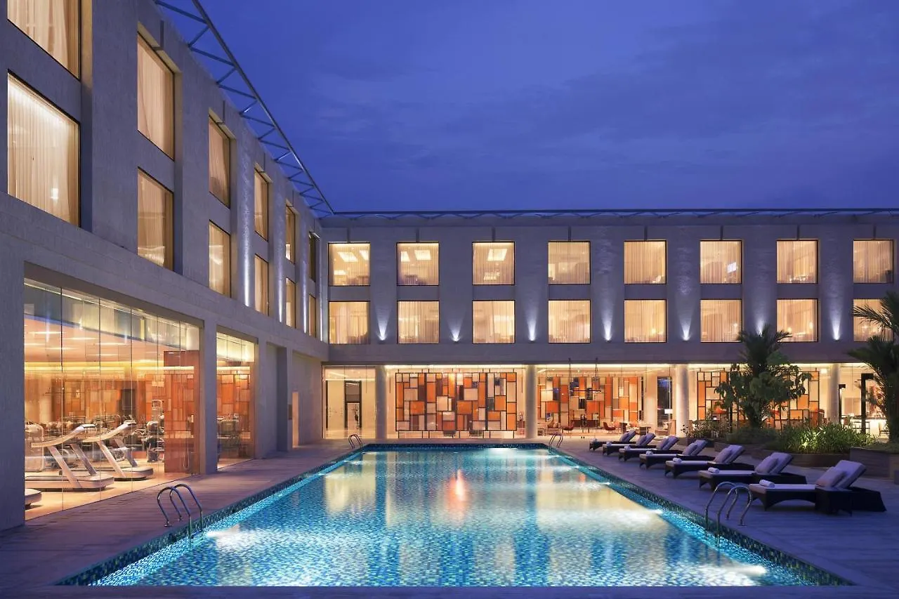 Courtyard By Marriott Kochi Airport Hotel Nedumbassery