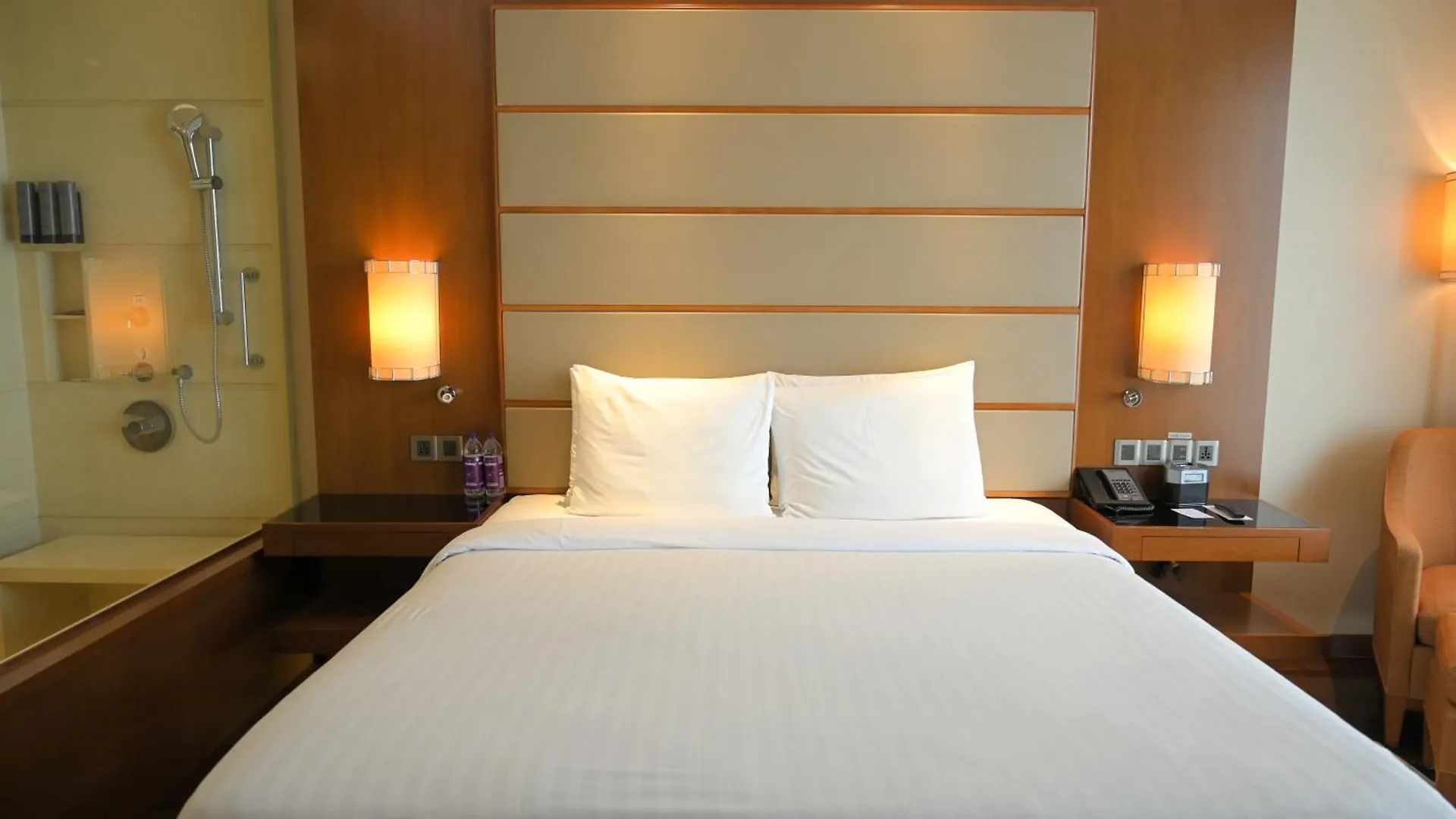 Courtyard By Marriott Kochi Airport Hotel Nedumbassery 5*,  India