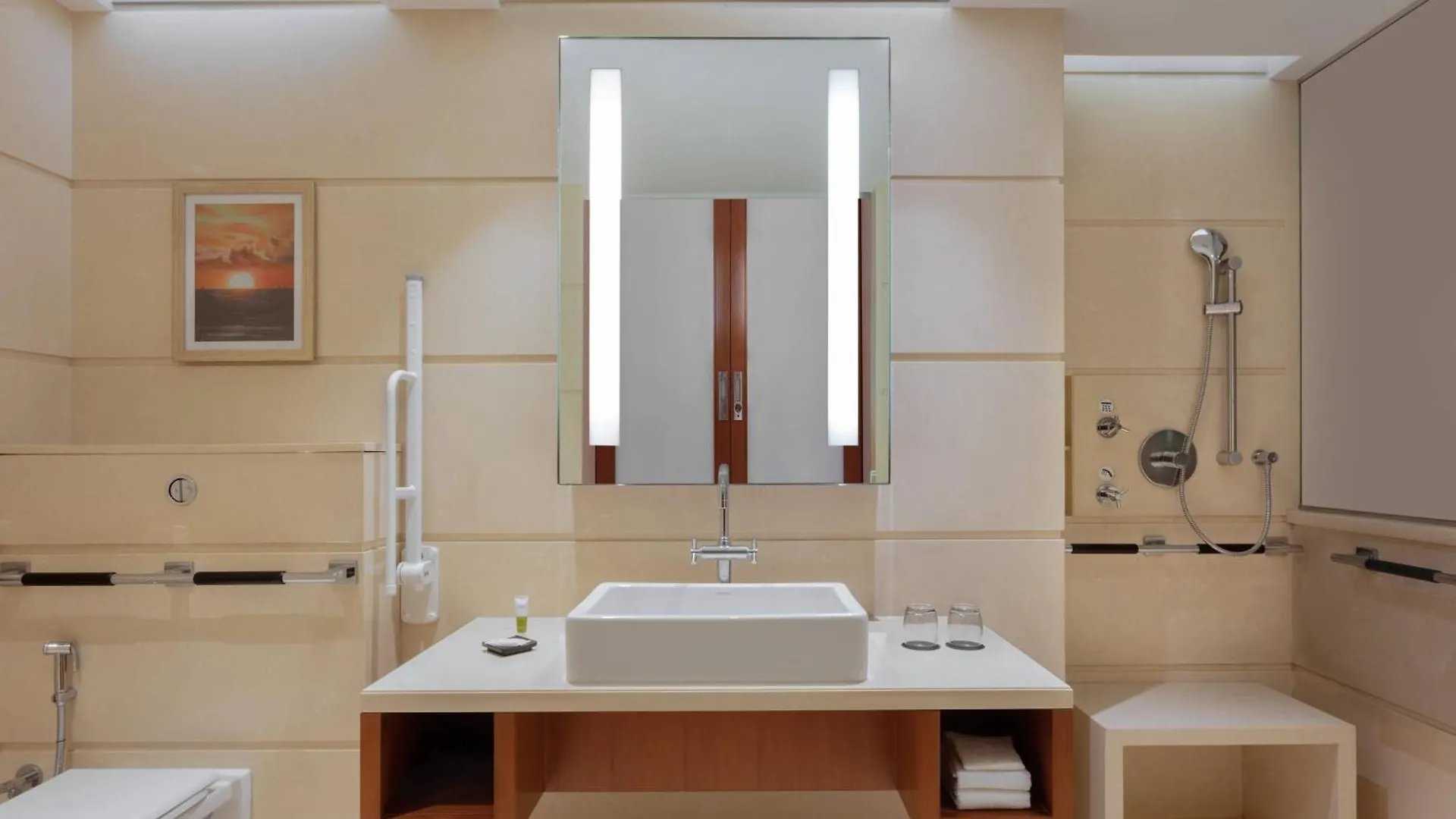 Courtyard By Marriott Kochi Airport Hotel Nedumbassery