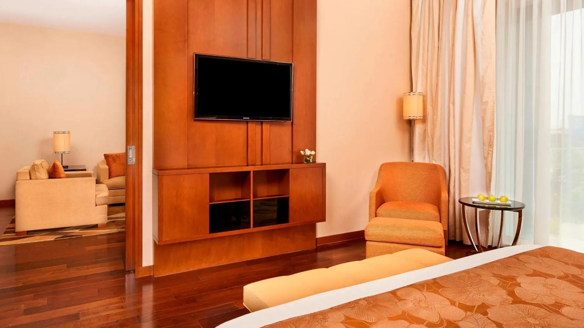 Courtyard By Marriott Kochi Airport Hotel Nedumbassery
