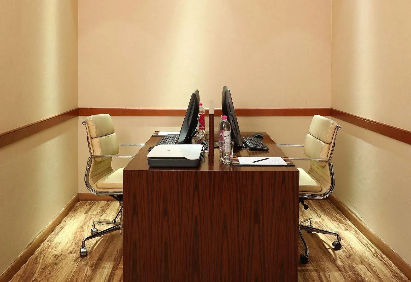 Courtyard By Marriott Kochi Airport Hotel Nedumbassery