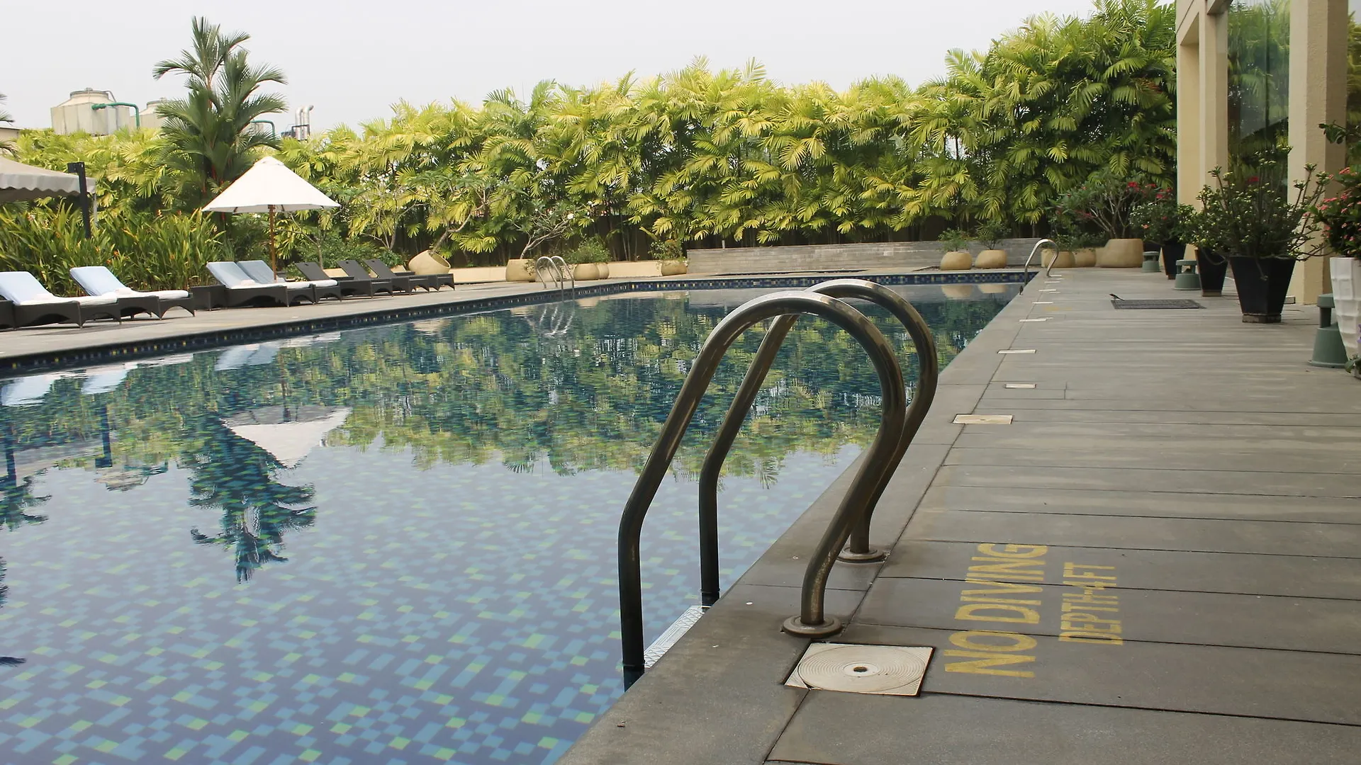 Courtyard By Marriott Kochi Airport Hotel Nedumbassery